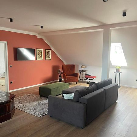 Hotello Apartmanhaz Es Panzio Залаэгерсег Экстерьер фото