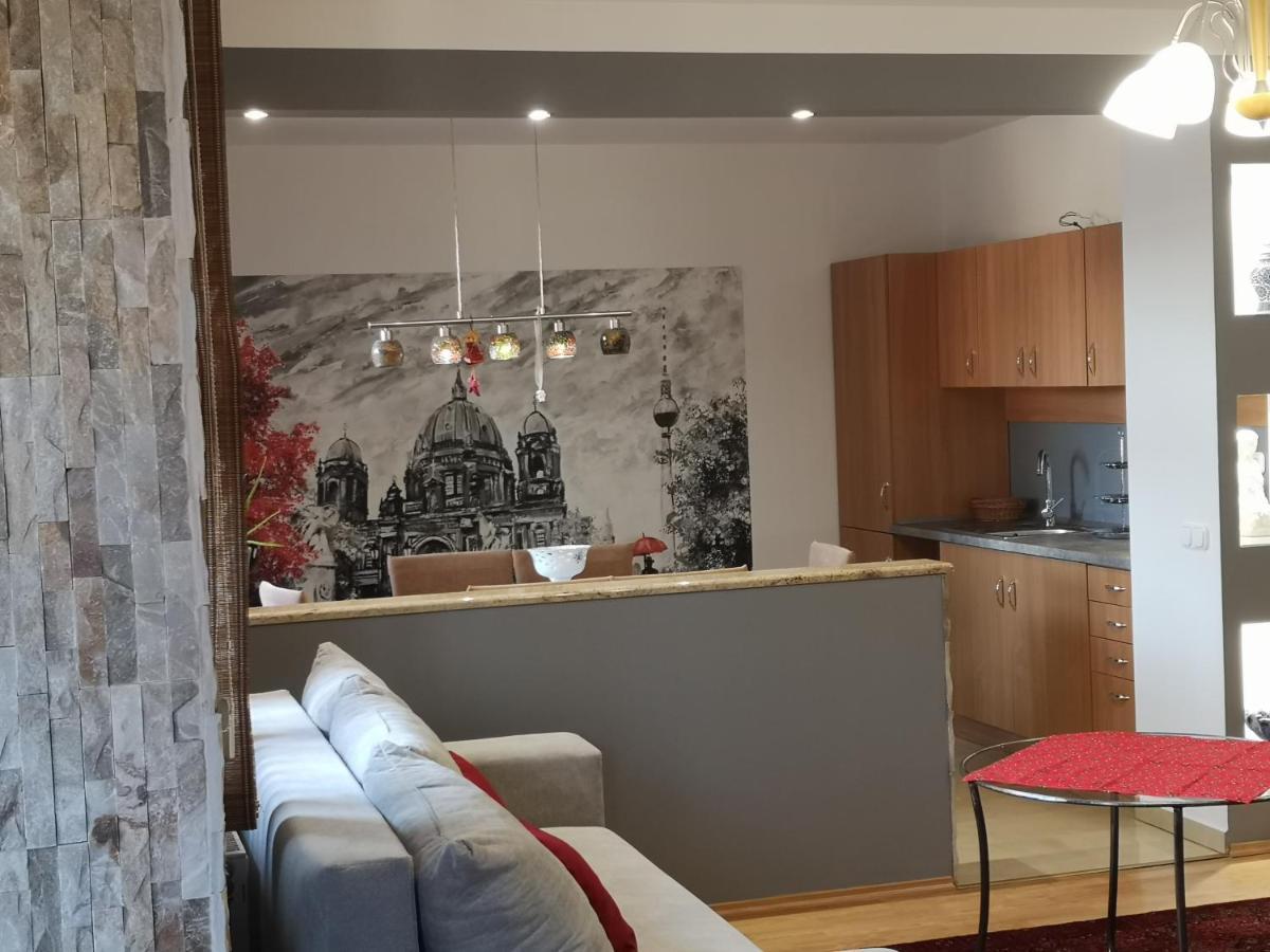 Hotello Apartmanhaz Es Panzio Залаэгерсег Экстерьер фото