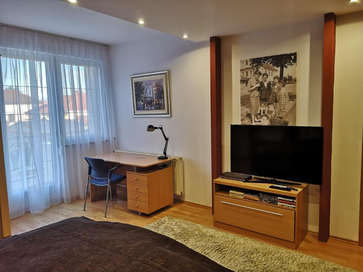 Hotello Apartmanhaz Es Panzio Залаэгерсег Экстерьер фото