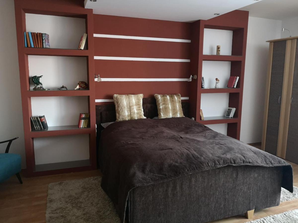 Hotello Apartmanhaz Es Panzio Залаэгерсег Экстерьер фото