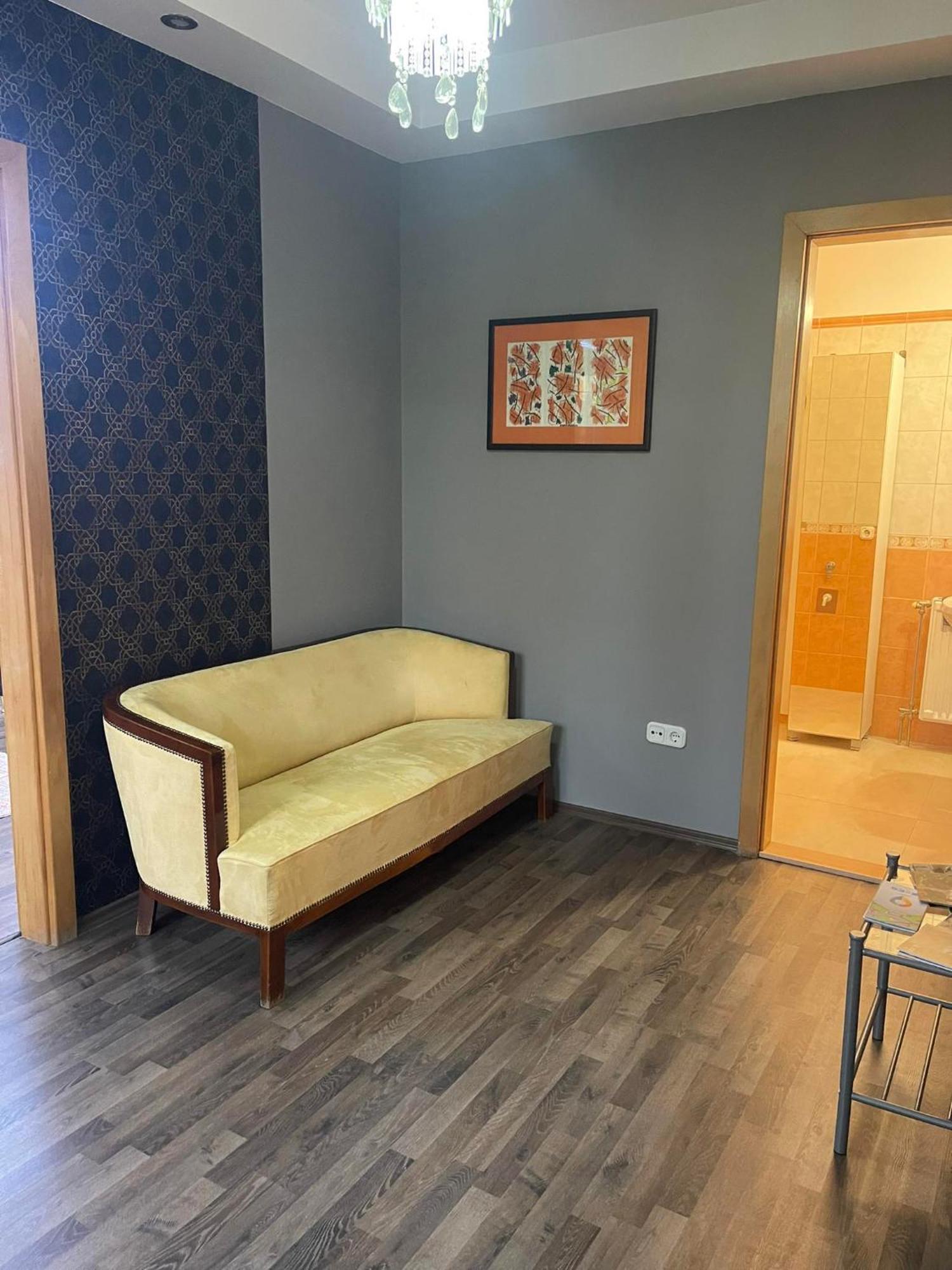 Hotello Apartmanhaz Es Panzio Залаэгерсег Экстерьер фото