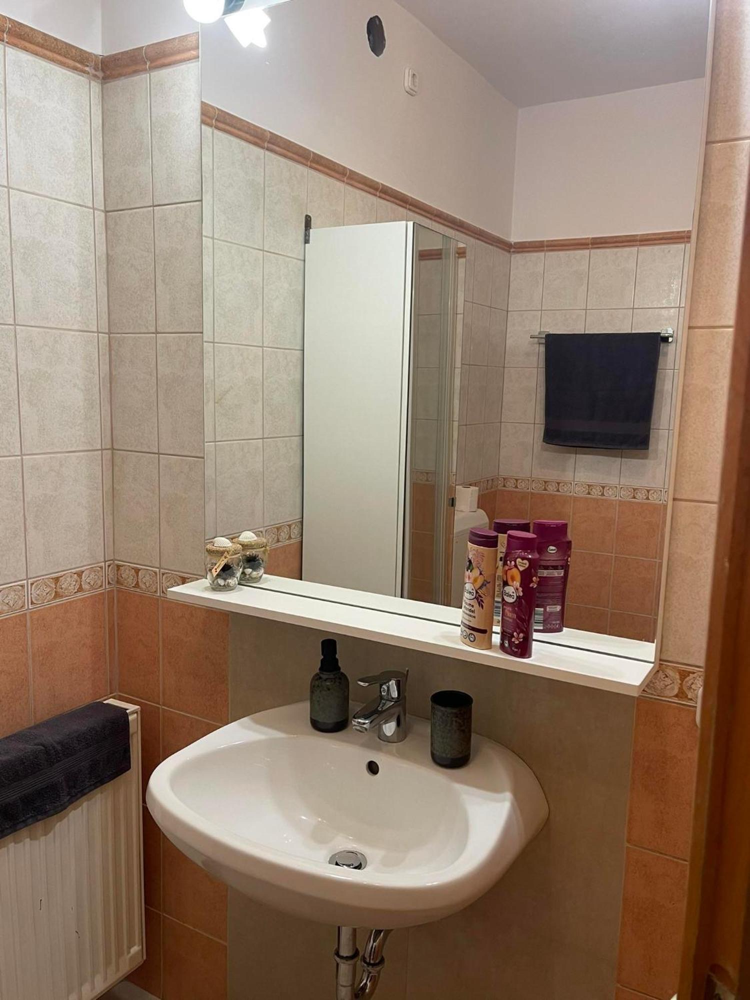 Hotello Apartmanhaz Es Panzio Залаэгерсег Экстерьер фото
